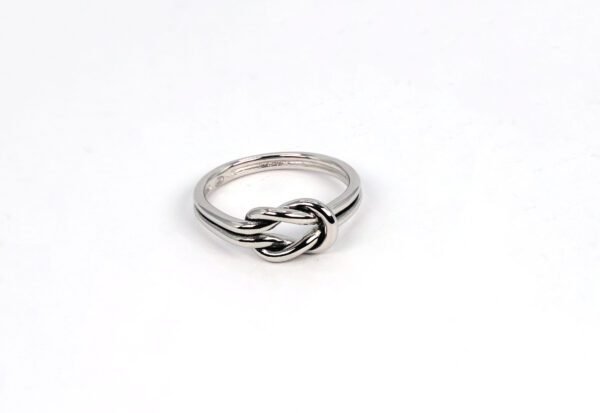 Symbolize Your Love with a Sterling Silver Knot Ring: Perfect Promise Ring for Your Girlfriend - Image 2