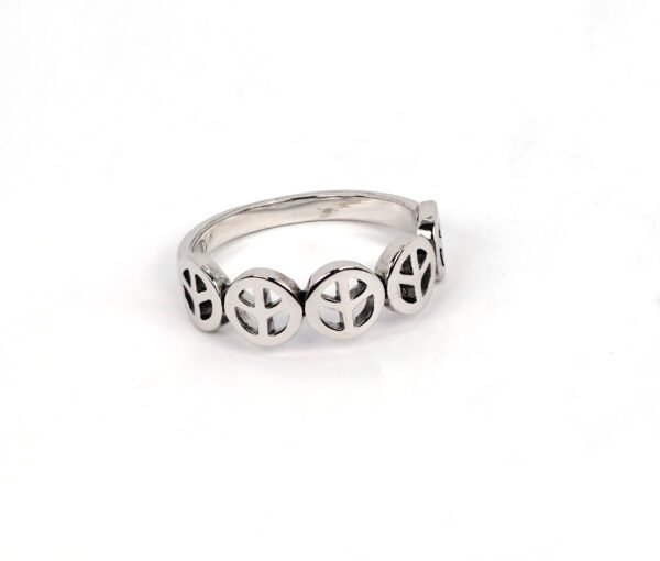 Bohemian Chic: Sterling Silver Ring with Five Interlocking Circles - Hippie Symbol Design - Image 2