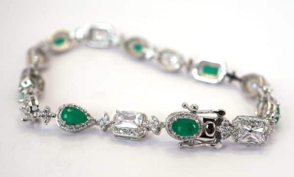 Handcrafted 925 Sterling Silver Bracelet with Natural Multi-Shaped Green and White Stones - A Unique Statement Piece for Fashionable Women - Image 2