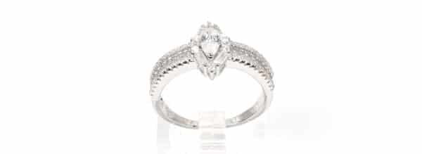 Eye-catching Sterling Silver Ring with a Dazzling Zircon Stone - Image 2
