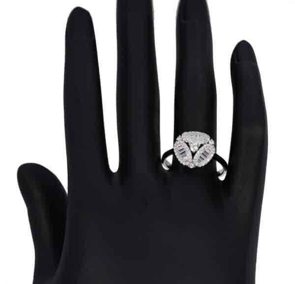 Sparkling Elegance: Sterling Silver Ring with Zircon Stones - Image 2
