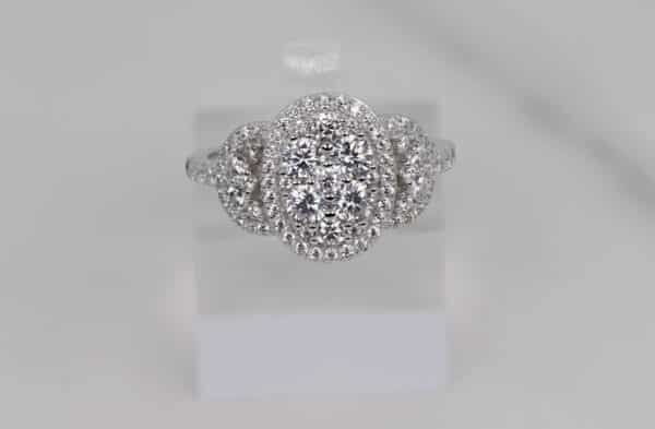 Stunning Sterling Silver Ring with 6 Sparkling Oval Zirconia Stones and Small Accents - Perfect for Glamorous Occasions - Image 2
