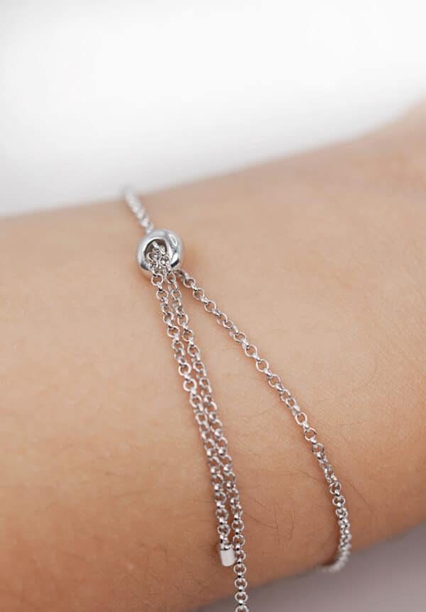 Stunning Sterling Silver Bracelet with Circle-Shaped Design, Featuring a Large Zircon Stone in the Center and Delicate Surrounding Stones - Image 3