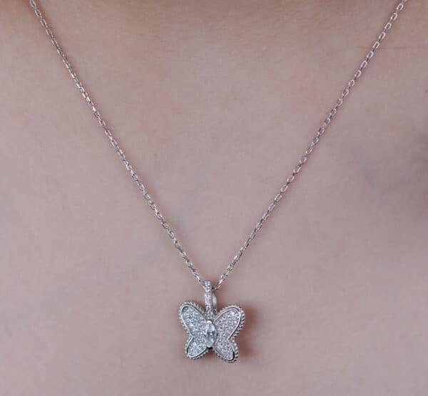 Exquisite Sterling Silver Butterfly Necklace with Sparkling Zircon Stones - The Perfect Accessory for All Butterfly Lovers!