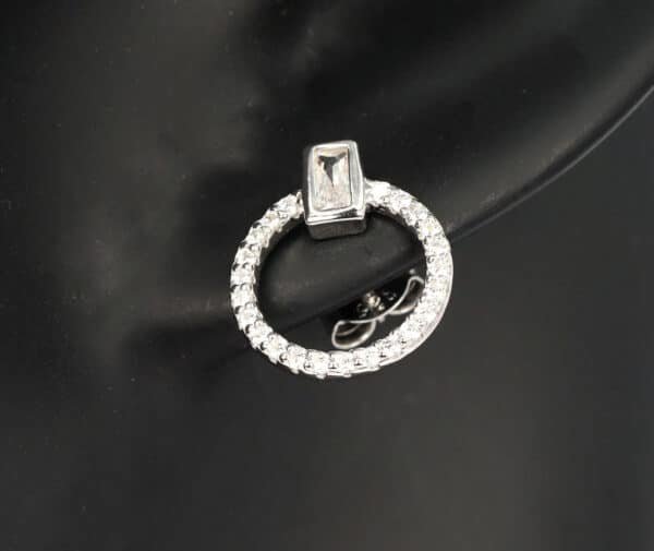 Sterling Silver Circle Stud Earrings with Sparkling Zircon Stones - Elegant and Timeless Jewelry - Image 3
