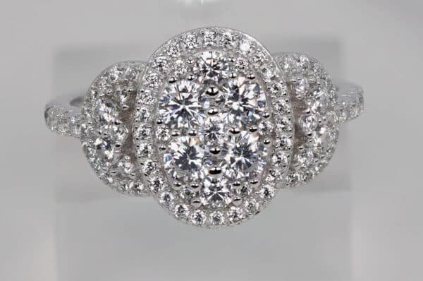 Stunning Sterling Silver Ring with 6 Sparkling Oval Zirconia Stones and Small Accents - Perfect for Glamorous Occasions - Image 3