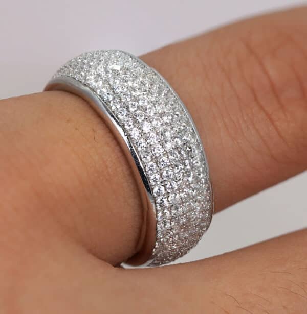 Sparkling Sterling Silver Ring with Petite Round Zircon Stones - 5-Line Beauty - Image 2