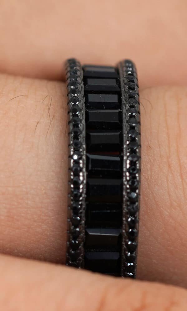 Black Beauty: Sterling Silver Ring with All-Around Black Gemstones - Image 2