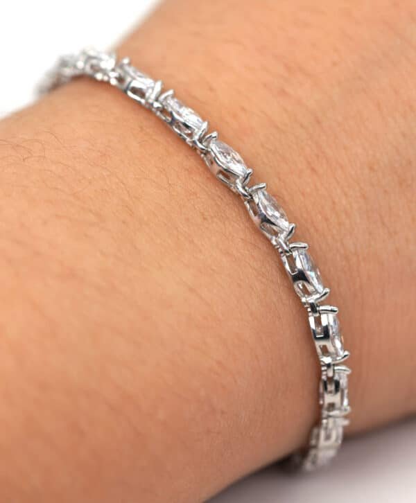 Sparkling Elegance: Sterling Silver Tennis Bracelet with Dazzling Zircon Stones - Image 2
