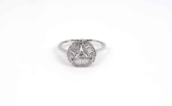 Sparkling Elegance: Sterling Silver Ring with Zircon Stones