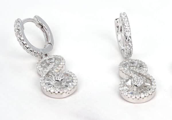 Timeless Elegance: Sterling Silver Jewelry Set with Zircon Stones in Graduating Sizes - Image 3