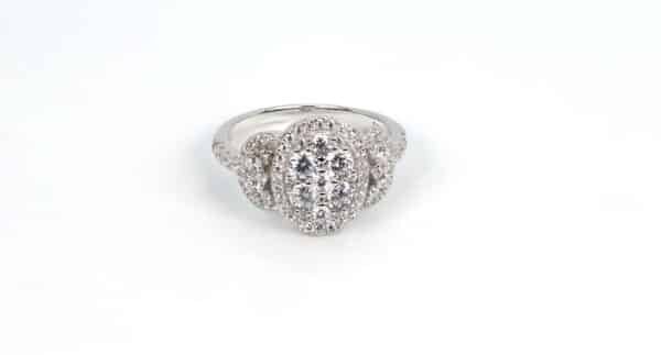 Stunning Sterling Silver Ring with 6 Sparkling Oval Zirconia Stones and Small Accents - Perfect for Glamorous Occasions