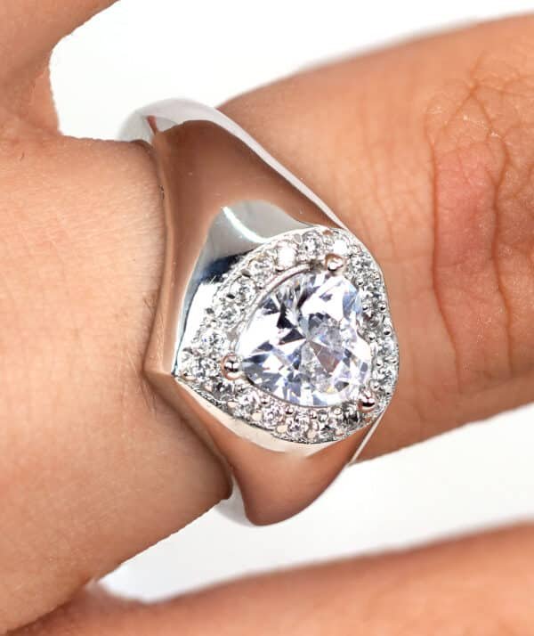 Stunning Sterling Silver Heart-Shaped Ring with Central Gemstone and Surrounding Sparkling Stones Adjustable size - Image 2