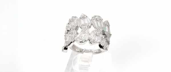 Exquisite Sterling Silver Ring with 10 Sparkling Zircon Stones - Image 3