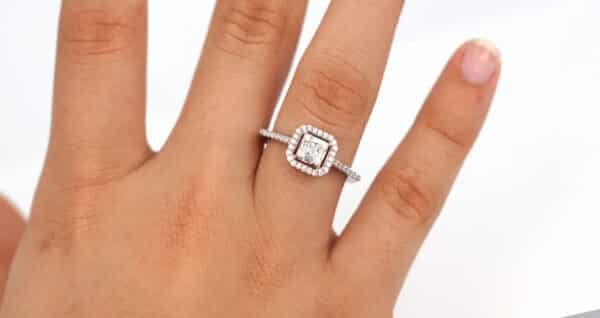 Dazzling Sterling Silver Ring with Square Zircon Centerpiece and Delicate Gems
