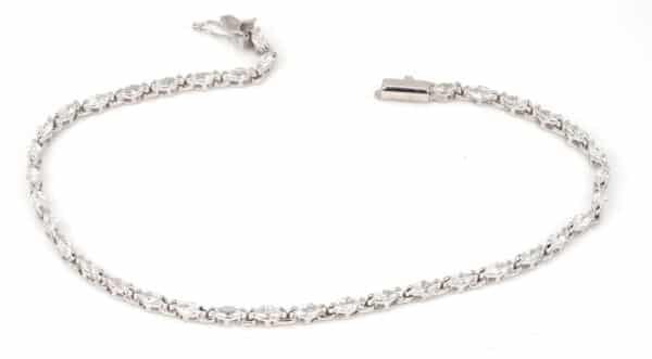 Sparkling Elegance: Sterling Silver Tennis Bracelet with Dazzling Zircon Stones - Image 4