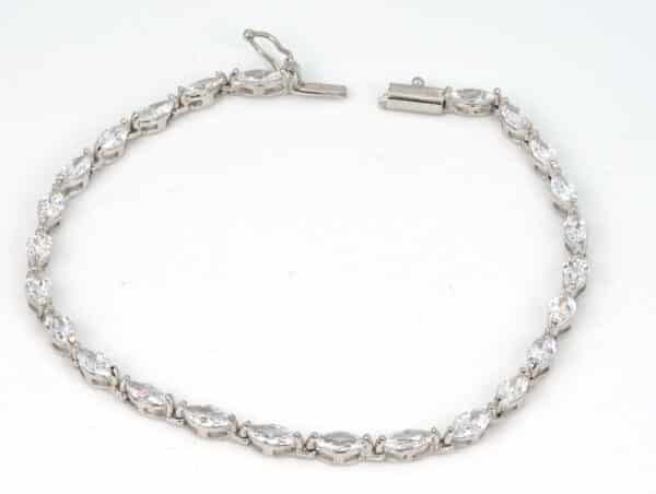Sparkling Elegance: Sterling Silver Tennis Bracelet with Dazzling Zircon Stones - Image 4