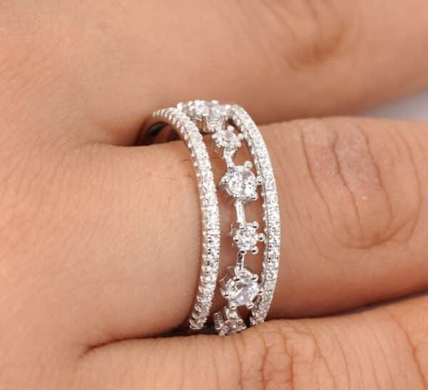 Stunning Sterling Silver Ring with Delicate Zircon Accents - Image 4