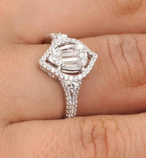 Elegant Sterling Silver Ring with Central Eye-shaped Zircon Stone and Surrounding Accents - Image 4
