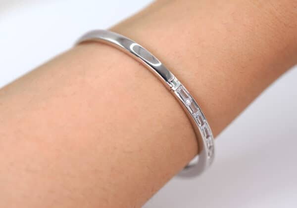Elegant Sterling Silver Bracelet with Stunning Rectangular Zircon Stones