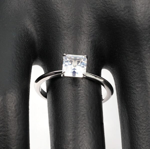 Sparkling Sterling Silver Wedding Ring with Brilliant Zircon Stone - Image 6
