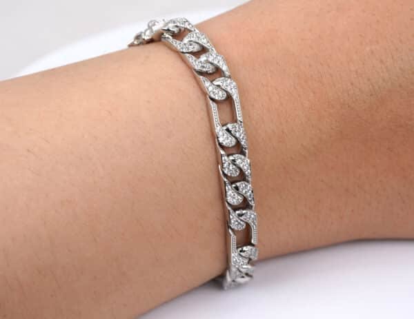 Zircon-Studded Sterling Silver Chain Bracelet: A Unique Design Featuring 5 Large Chains Linked by Smaller Chain
