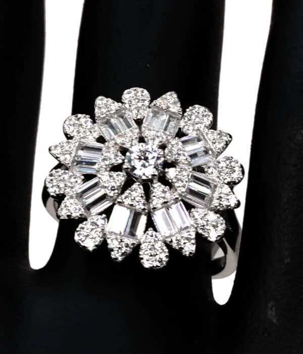 Luxury cubic zirconia jewelry set: 925 Sterling Silver Jewelry Set with Sparkling Zircon Stones - Image 4
