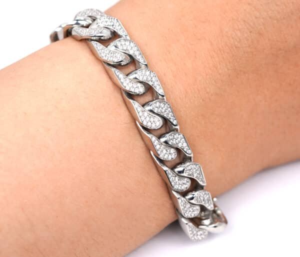 Statement Zircon Sterling Silver Chain Bracelet: Make a Bold Fashion Statement with this Eye-Catching Accessory