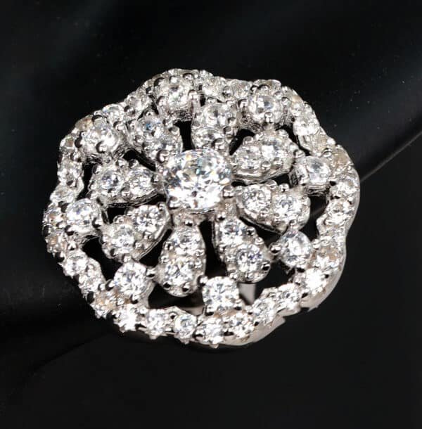 925 Sterling Silver Jewelry Set with Sparkling Zircon Stones - Ring, Necklace, and Stud Earrings - Image 5