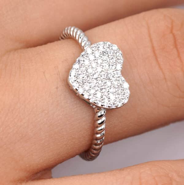 Romantic Heart-Shaped Sterling Silver Ring with Zircon Accents and Exquisite Knitted Band - Image 4